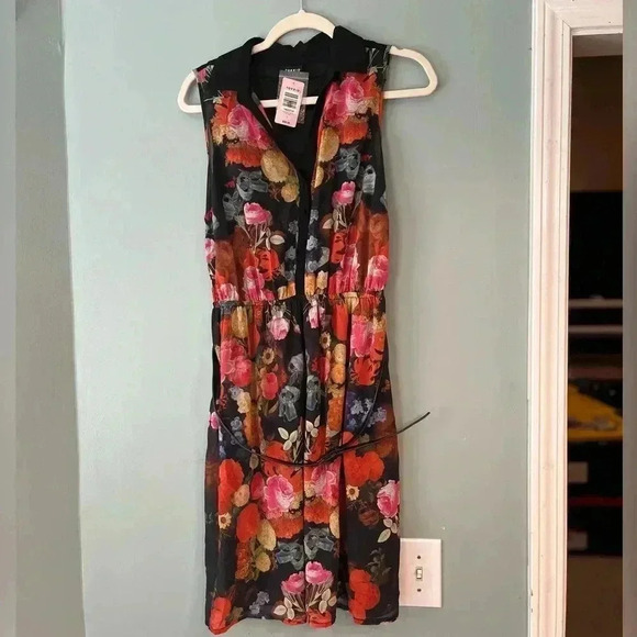 torrid Dresses & Skirts - NWT torrid black Floral dress size 1